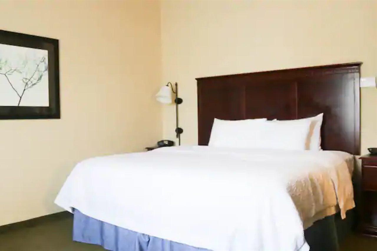 Hampton Inn Морхед Экстерьер фото