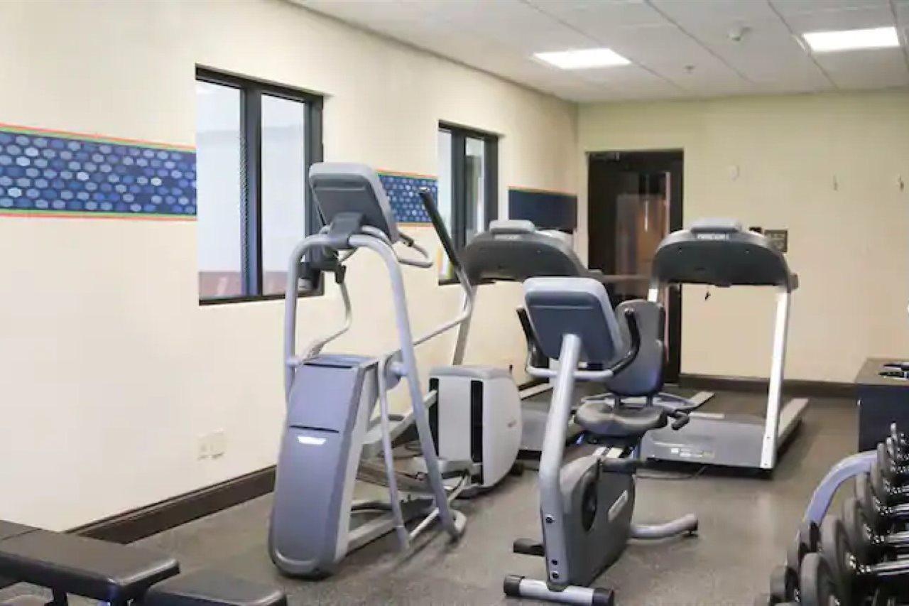 Hampton Inn Морхед Экстерьер фото