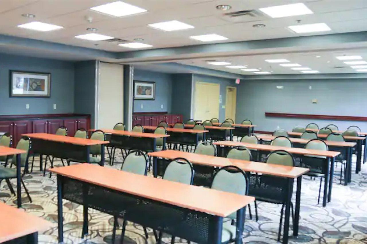 Hampton Inn Морхед Экстерьер фото
