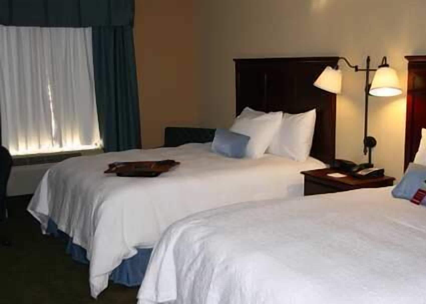 Hampton Inn Морхед Экстерьер фото