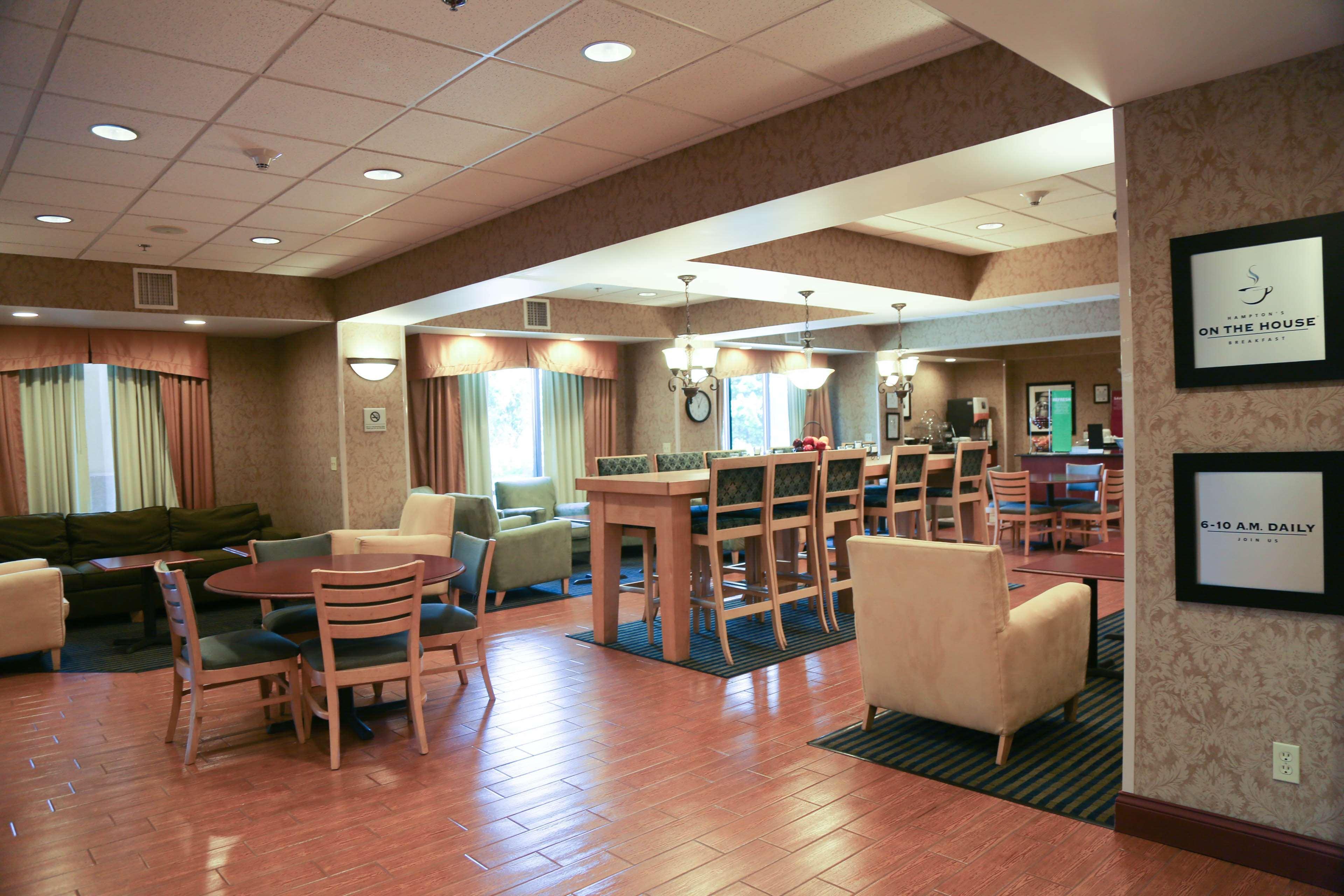 Hampton Inn Морхед Экстерьер фото