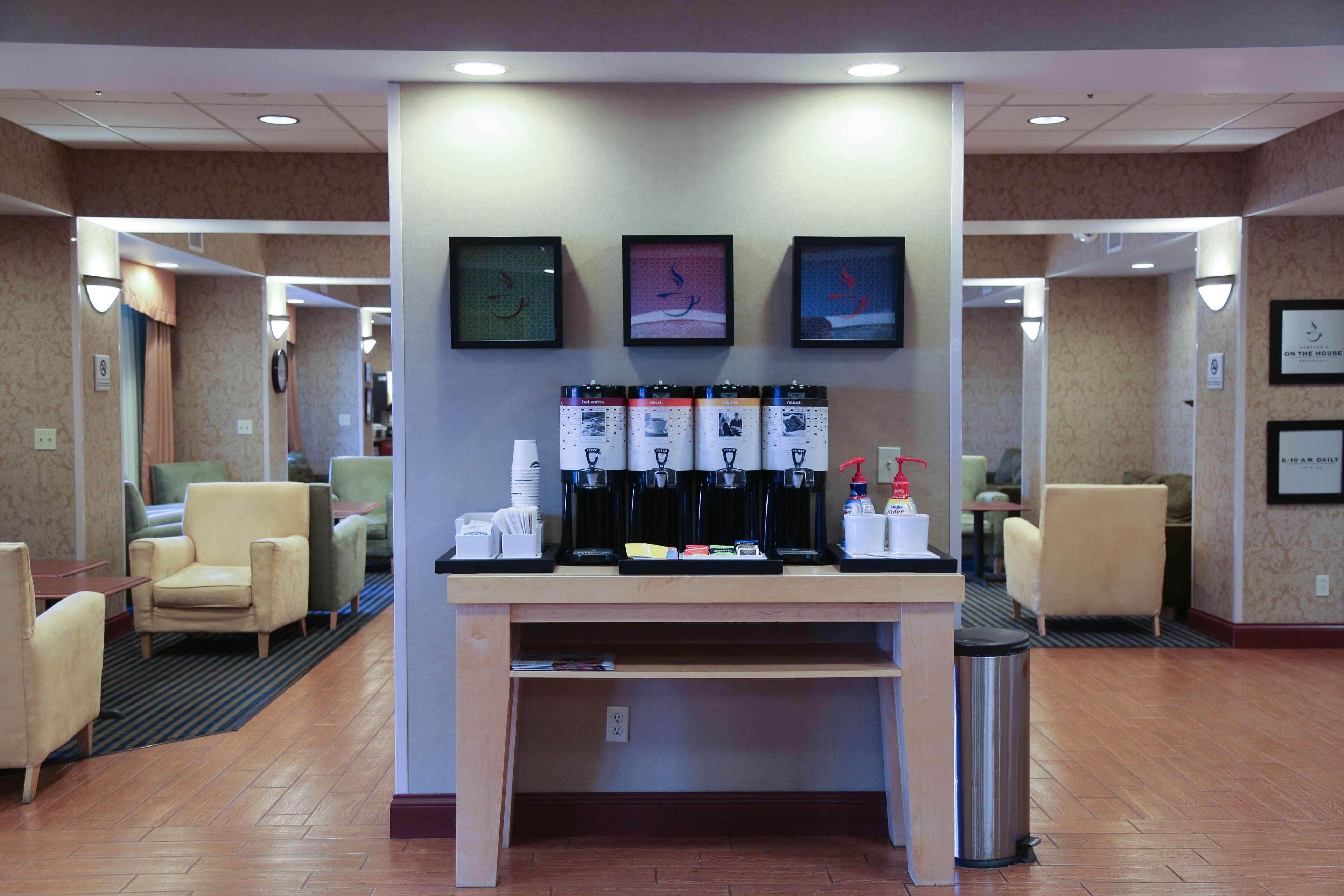 Hampton Inn Морхед Экстерьер фото