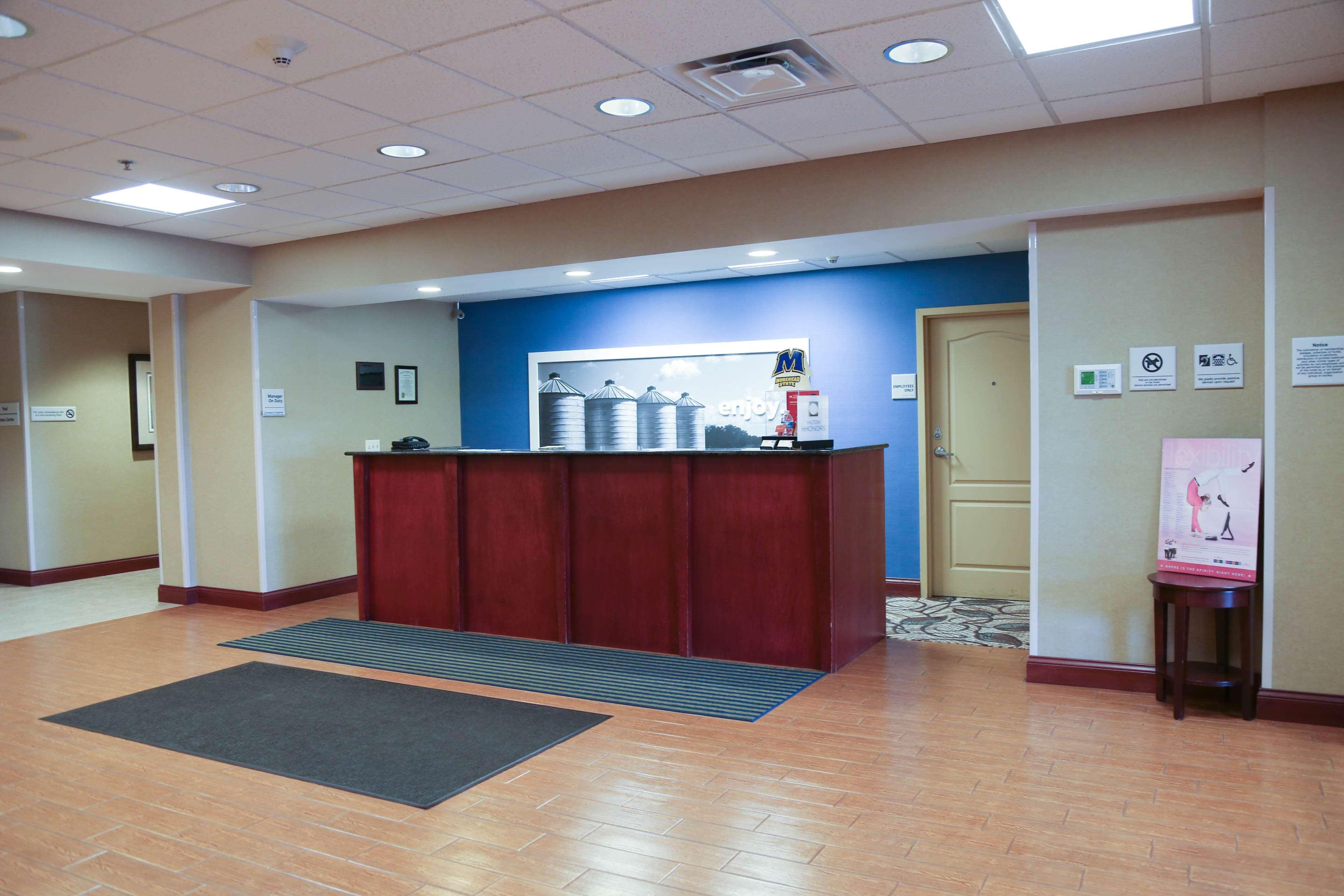 Hampton Inn Морхед Экстерьер фото
