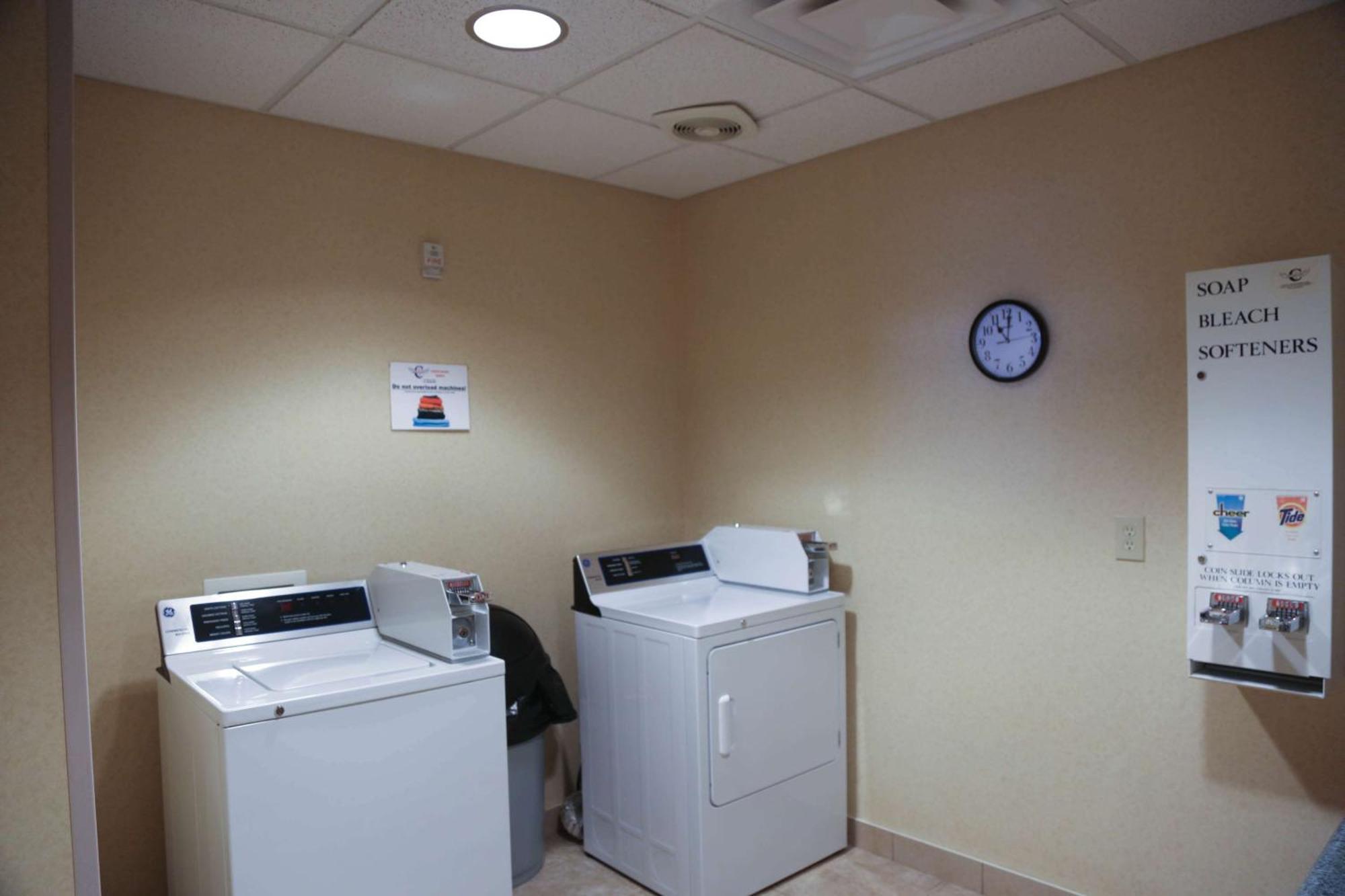 Hampton Inn Морхед Экстерьер фото