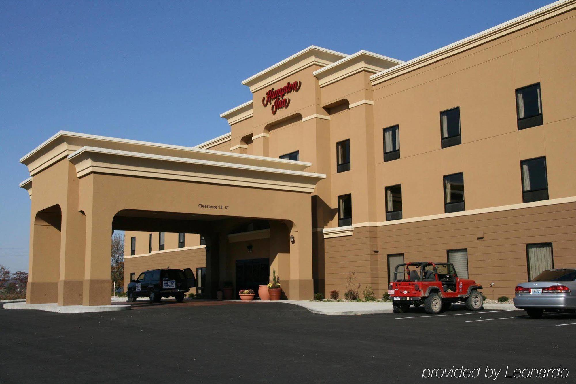 Hampton Inn Морхед Экстерьер фото