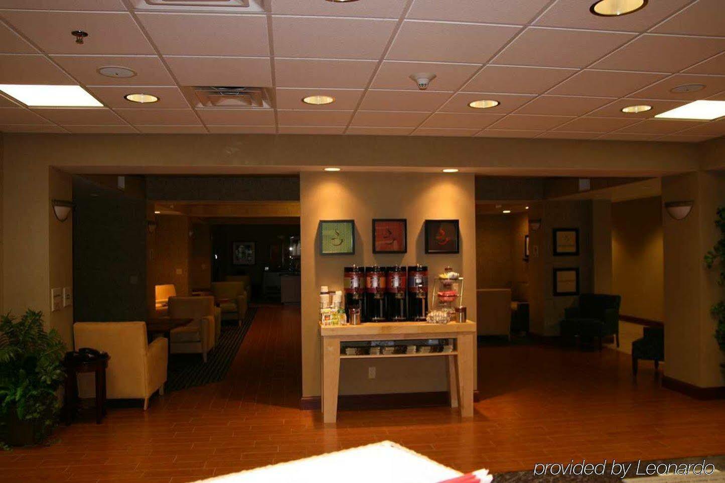 Hampton Inn Морхед Экстерьер фото