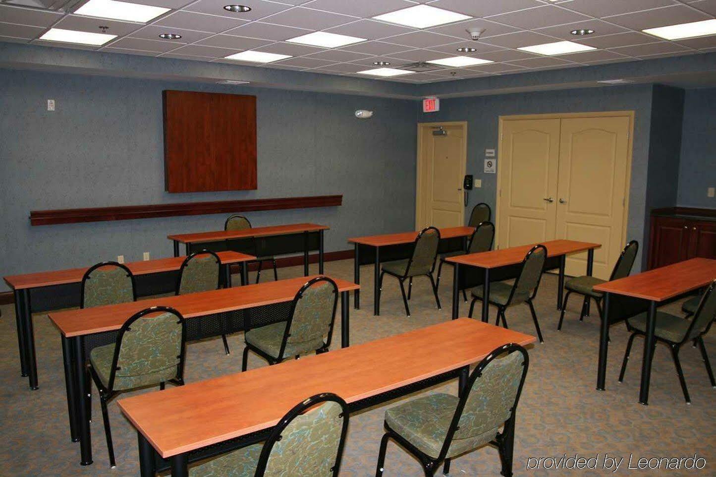 Hampton Inn Морхед Экстерьер фото
